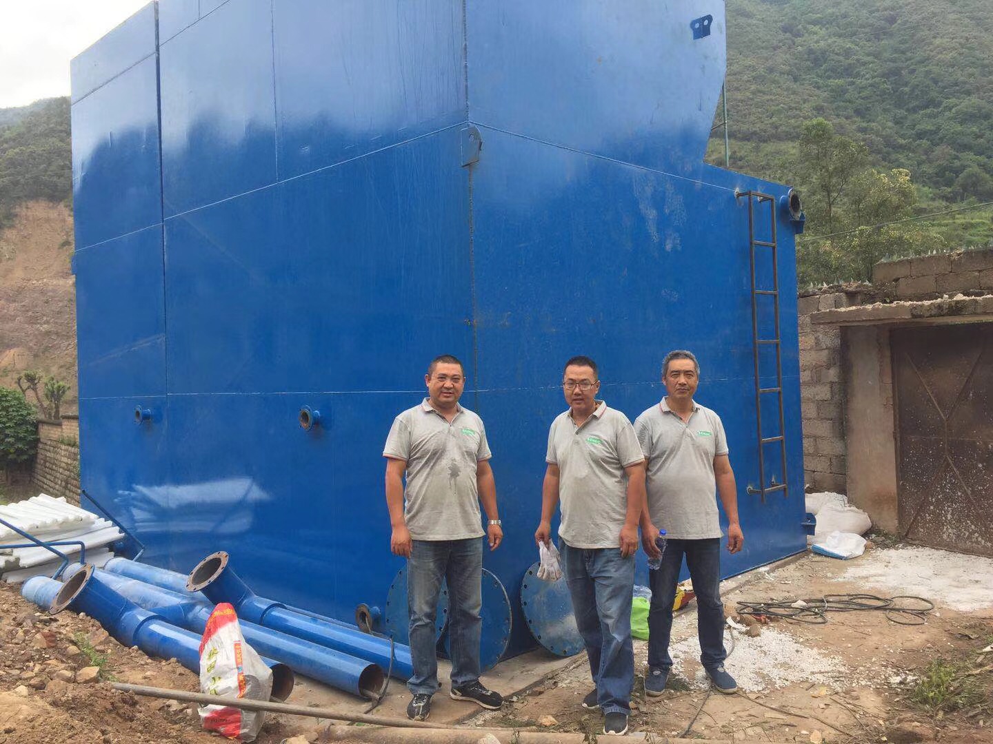 昆明松芝安装35T/H一体式全自动净水器，解决农村饮用水困难问题。