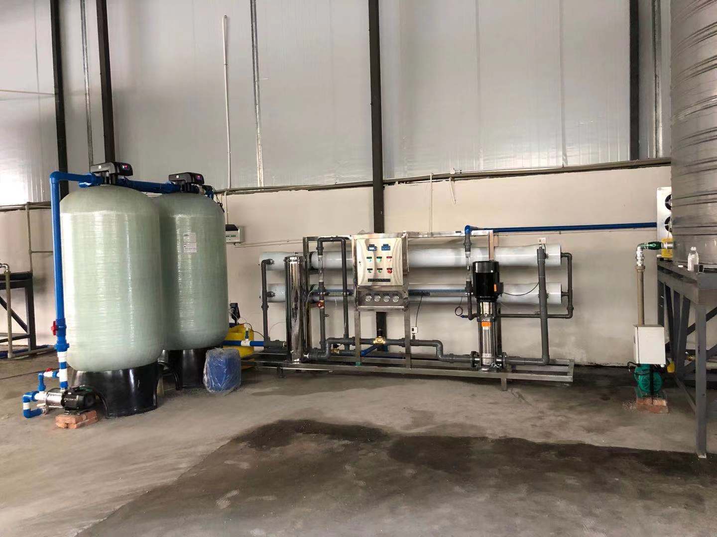 瑞丽某食品厂5T/H纯水设备安装完工！